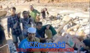 Haru TNI Awak Heli Pengantar Logistik saat Diberi Sepikul Durian dari Warga Terisolasi Gayo Lues