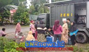 TNI Tanpa Lelah Distribusikan Air Bersih, Warga Palembayan Terbantu