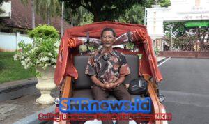 Doa dan Syukur Penarik Becak Lansia Tuban atas Bantuan Pemerintah