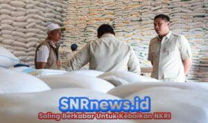 foto Prabowo Sidak Gudang Bulog Danurejo Pastikan Stok Beras Aman, Usai Beri Arahan Ketua DPRD Se-Indonesia