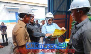 Pastikan Stok Beras Aman, Anggota DPR RI Fraksi Partai Gerindra Annisa Mahesa Sidak Gudang Bulog Serang