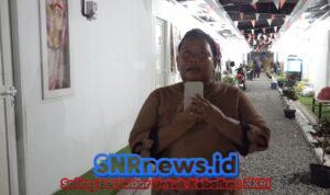 Puluhan Tahun Tinggal di Pinggir Rel